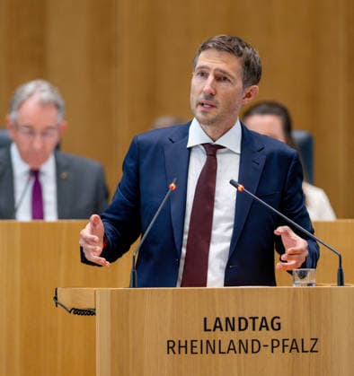 Christoph Gensch CDU RLP Christoph Gensch, der neue Fraktionsvorsitzende der CDU in Rheinland-Pfalz hält am 17.06.2026 im Landtag in Mainz eine Rede. Mainz Rheinland-Pfalz Deutschland *** Christoph Gensch, CDU RLP