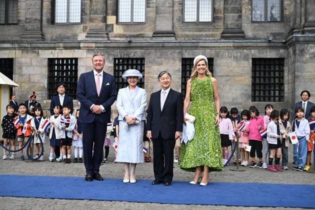 Amsterdam, The Netherlands, 2026-06-17 10:18:00 AMSTERDAM, 17-06-2026, Dam Square At the invitation of King Willem Alexander and Queen Maxima, Emperor Naruhito of Japan is paying a state visit to the Netherlands. Emperor Naruhito is accompanied by Her Majesty Empress Masako. The state visit is a confirmation of the close and historic relationship between Japan and the Netherlands. The countries share 426 years of bilateral relations. PHOTO: NLBeeld Patrick van Emst In the photo: Emperor Naruhito and Empress Masako lay a wreath at the National Monument on Dam Square. Credit: NL Beeld Patrick van Emst  Copyright: xx x