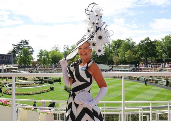 June 17, 2026, Ascot, Berkshire, UK: Ascot, UK. A lady wearing a large hat, enjoying the 2nd day of Royal Ascot in Ascot, Berkshire. Royal Ascot is a historic British sporting and social institution, running from Tuesday 16 - Saturday 20 June and was founded by Queen Anne in 1711. Ascot UK  - ZUMAl94_ 20260617_zaf_l94_002 Copyright: xJacquelinexLawriex