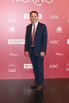 ABC Presents the 17th Bullfighting Award to the Lozano Brothers César Rincón poses at the photocall during the presentation of ABCs 17th Bullfighting Award on June 17, 2026, in Madrid, Spain ABC BULLFIGHTING AWARD CELEBRITIES PHOTOCALL José Madrid Madrid Spain,detected_source_language  Copyright: xJosÃ xOlivax 7603413