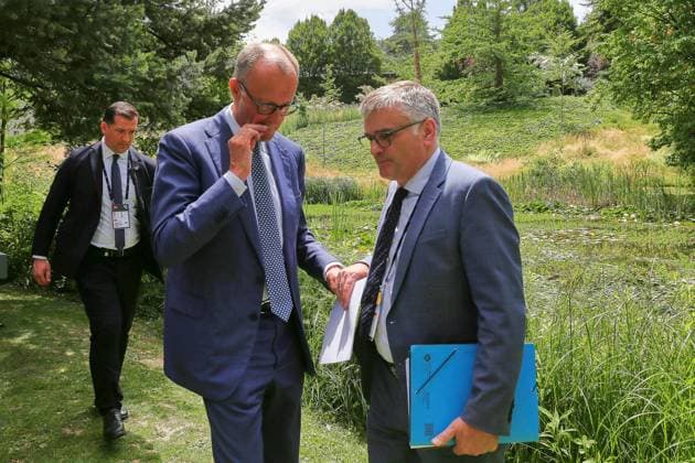 Évian-les-Bains, Frankreich, 17.06.2026: G7-Gipfel: Bundeskanzler Friedrich Merz (CDU) gibt am letzten Gipfeltag eine Pressekonferenz, rechts neben ihm Regierungssprecher Stefan Kornelius *** Évian-les-Bains, France, June 17, 2026 Copyright: xdtsxNachrichtenagenturx dts_123688