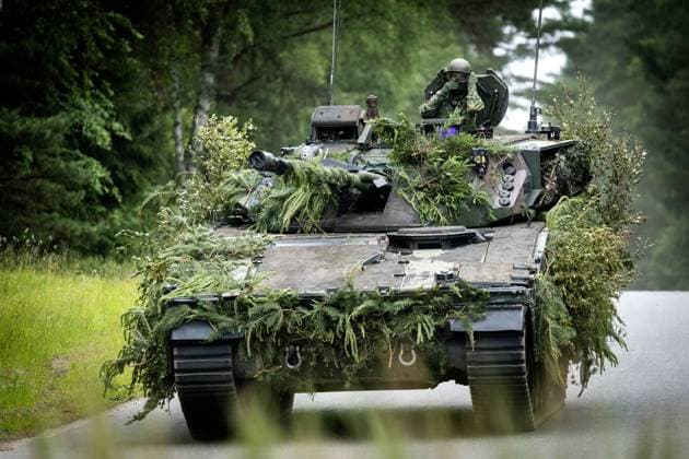 LOHHEIDE - A CV90 armored vehicle during the military exercise Fighter Lion at a training ground in Germany. The largest Army exercise of 2026 focuses on defending the Netherlands and NATO territory in a changing security situation. VINCENT JANNINK netherlands out - belgium out  Copyright: xx x561246583x originalFilename: 561246583.jpg