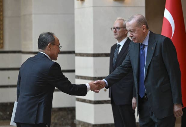 Turkish President Recep Tayyip Erdogan ANKARA, TURKIYE - JUNE 17: Turkish President Recep Tayyip Erdogan receives letter of credence from South Korean Ambassador Sukjong Boo (L) at the Presidential Complex in Ankara, Turkiye on June 17, 2026. Utku Ucrak Anadolu Ankara Turkey. Editorial use only. Please get in touch for any other usage.  Copyright: x2026xAnadoluxUtkuxUcrakx