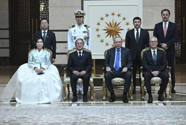 Turkish President Recep Tayyip Erdogan ANKARA, TURKIYE - JUNE 17: Turkish President Recep Tayyip Erdogan poses for a photo with South Korean Ambassador Sukjong Boo (front 2nd L), his family members and members of the Embassy after receiving his letter of credence at the Presidential Complex in Ankara, Turkiye on June 17, 2026. Utku Ucrak Anadolu Ankara Turkey. Editorial use only. Please get in touch for any other usage.  Copyright: x2026xAnadoluxUtkuxUcrakx