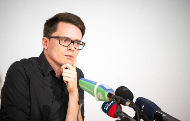 8. THÜRINGER LANDTAG - LPK ** NUR FÜR REDAKTIONELLE ZWECKE ** EDITORIAL USE ONLY **<p>17 06 2026-Erfurt: Thüringer Landtag Landespressekonferenz mit den Vorsitzenden der Landtagsfraktionen vor der nächsten Landtagssitzung im Foto: Christian Schaft (Linke) ( Deutschland Thueringen Erfurt Copyright: SaschaxFromm *** 8 THURINGIAN STATE PARLIAMENT LPK FOR EDITORIAL USE ONLY EDITORIAL USE ONLY June 17, 2026, Erfurt, Thuringian State Parliament Copyright: SaschaxFromm doc86bt7l48szbsg2z41bz8 ,EDITORIAL USE ONLY