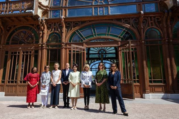 G7 Summit PHOTOPQR LE DAUPHINE Tom PHAM VAN SUU Évian-les-Bains June 17, 2026 In Évian-les-Bains, Haute-Savoie, on June 16, 2026, Brigitte Macron and the spouses of G7 leaders and guests spoke with a group of G7 middle school students, a session led by 9th-grade students from Jean-Jacques Rousseau Middle School in Thonon-les-Bains. The theme was child protection in the age of artificial intelligence. Photo by Tom Pham Van Suu, Le Dauphiné Libéré, Évian, France, June 17, 2026. G7 Summit, Évian-les-Bains, Haute-Savoie, Rhône-Alpes, France,detected_source_language  Copyright: xPHOTOPQR LExDAUPHINE MAXPPPxTomxPHAMxVANxSUUx 20260617JDL9364 20260617JDL9364