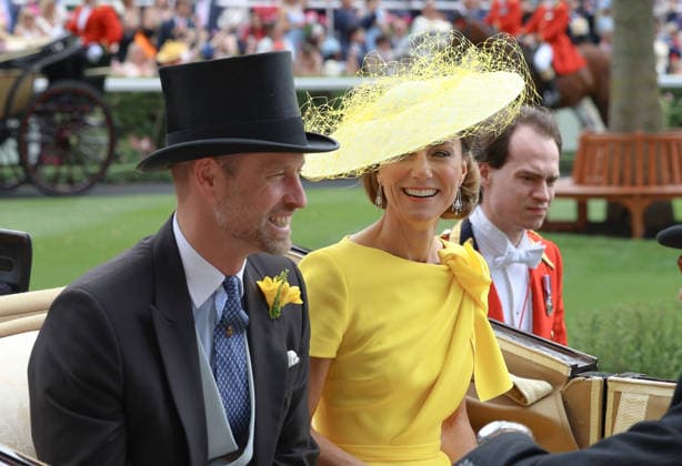 June 17, 2026, Ascot, Berkshire, UK: Ascot, UK. The Princess Of Wales, (right) with The Prince Of Wales, take part in a carriage parade at Royal Ascot in Ascot, Berkshire. Royal Ascot is a historic British sporting and social institution, running from Tuesday 16 - Saturday 20 June and was founded by Queen Anne in 1711. Ascot UK  - ZUMAl94_ 20260617_zaf_l94_013 Copyright: xJacquelinexLawriex