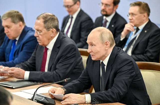 Russia ASEAN Summit 9190747 17.06.2026 Russian President Vladimir Putin meets with Philippine President Ferdinand Bongbong Romualdez Marcos Jr., as Presidential Aide Yury Ushakov and Russian Foreign Minister Sergey Lavrov sit nearby, on the sidelines of the Russia-ASEAN Summit in Kazan, Republic of Tatarstan, Russia. Sergey Bobylev Sputnik Kazan Republic of Tatarstan Russia  Copyright: xSergeyxBobylevx