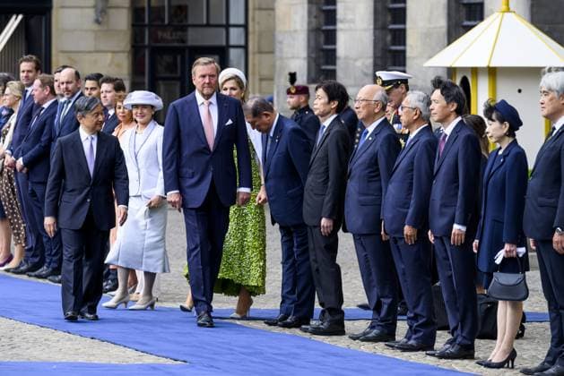 Amsterdam, The Netherlands, 2026-06-17 10:07:12 AMSTERDAM, 17-06-2026, Dam Square At the invitation of King Willem-Alexander and Queen Maxima, Emperor Naruhito of Japan is paying a state visit to the Netherlands. Emperor Naruhito is accompanied by Her Majesty Empress Masako. The state visit is a confirmation of the close and historic relationship between Japan and the Netherlands. The countries share 426 years of bilateral relations. PHOTO: NLBeeld Patrick van Emst In the photo: King Willem-Alexander and Queen Maxima officially welcome Emperor Naruhito and Empress Masako at Dam Square in Amsterdam. After the delegations are introduced, the Royal Military Band Johan Willem Friso plays the national anthems of both countries. This is follo  Copyright: xx x