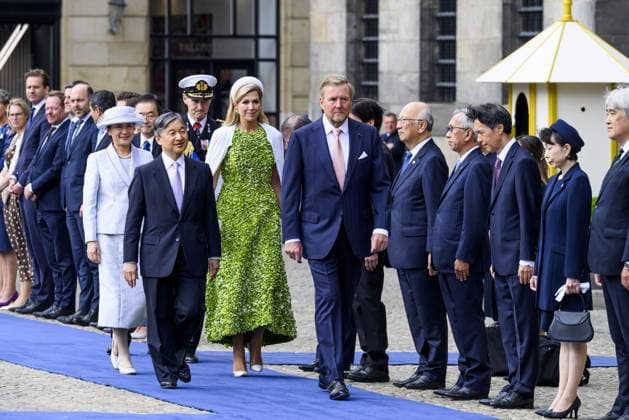 Amsterdam, The Netherlands, 2026-06-17 10:07:15 AMSTERDAM, 17-06-2026, Dam Square At the invitation of King Willem-Alexander and Queen Maxima, Emperor Naruhito of Japan is paying a state visit to the Netherlands. Emperor Naruhito is accompanied by Her Majesty Empress Masako. The state visit is a confirmation of the close and historic relationship between Japan and the Netherlands. The countries share 426 years of bilateral relations. PHOTO: NLBeeld Patrick van Emst In the photo: King Willem-Alexander and Queen Maxima officially welcome Emperor Naruhito and Empress Masako at Dam Square in Amsterdam. After the delegations are introduced, the Royal Military Band Johan Willem Friso plays the national anthems of both countries. This is follo  Copyright: xx x