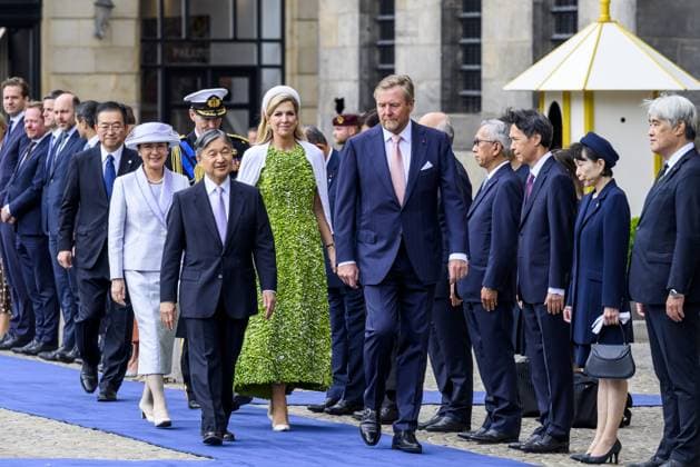 Amsterdam, The Netherlands, 2026-06-17 10:07:16 AMSTERDAM, 17-06-2026, Dam Square At the invitation of King Willem-Alexander and Queen Maxima, Emperor Naruhito of Japan is paying a state visit to the Netherlands. Emperor Naruhito is accompanied by Her Majesty Empress Masako. The state visit is a confirmation of the close and historic relationship between Japan and the Netherlands. The countries share 426 years of bilateral relations. PHOTO: NLBeeld Patrick van Emst In the photo: King Willem-Alexander and Queen Maxima officially welcome Emperor Naruhito and Empress Masako at Dam Square in Amsterdam. After the delegations are introduced, the Royal Military Band Johan Willem Friso plays the national anthems of both countries. This is follo  Copyright: xx x