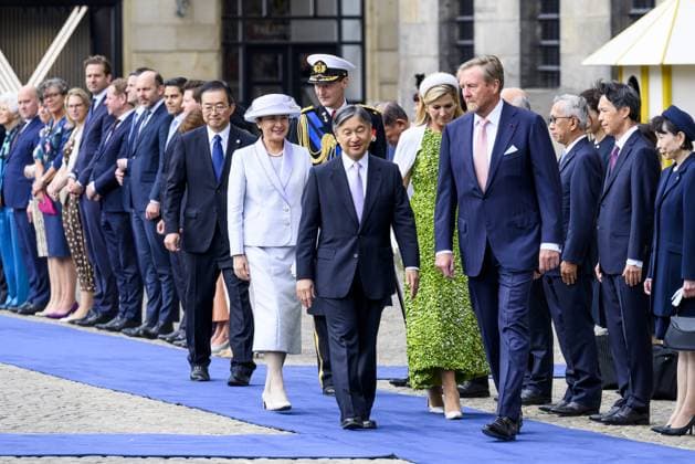 Amsterdam, The Netherlands, 2026-06-17 10:07:17 AMSTERDAM, 17-06-2026, Dam Square At the invitation of King Willem-Alexander and Queen Maxima, Emperor Naruhito of Japan is paying a state visit to the Netherlands. Emperor Naruhito is accompanied by Her Majesty Empress Masako. The state visit is a confirmation of the close and historic relationship between Japan and the Netherlands. The countries share 426 years of bilateral relations. PHOTO: NLBeeld Patrick van Emst In the photo: King Willem-Alexander and Queen Maxima officially welcome Emperor Naruhito and Empress Masako at Dam Square in Amsterdam. After the delegations are introduced, the Royal Military Band Johan Willem Friso plays the national anthems of both countries. This is follo  Copyright: xx x