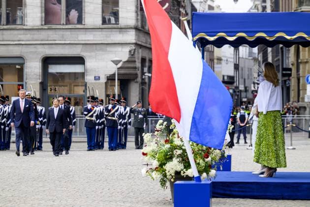 Amsterdam, The Netherlands, 2026-06-17 10:12:11 AMSTERDAM, 17-06-2026, Dam Square At the invitation of King Willem-Alexander and Queen Maxima, Emperor Naruhito of Japan is paying a state visit to the Netherlands. Emperor Naruhito is accompanied by Her Majesty Empress Masako. The state visit is a confirmation of the close and historic relationship between Japan and the Netherlands. The countries share 426 years of bilateral relations. PHOTO: NLBeeld Patrick van Emst In the photo: King Willem-Alexander and Queen Maxima officially welcome Emperor Naruhito and Empress Masako at Dam Square in Amsterdam. After the delegations are introduced, the Royal Military Band Johan Willem Friso plays the national anthems of both countries. This is follo  Copyright: xx x