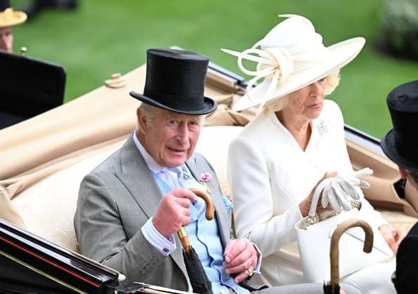 King Charles III and Queen Camilla attend second day of Royal Ascot BERKSHIRE, UNITED KINGDOM - JUNE 17: King Charles III (L) and Queen Camilla (R) attend the second day of the traditional Royal Ascot horse racing event, which has been held since 1711, in Berkshire, United Kingdom on June 17, 2026. Rasid Necati Aslim Anadolu Berkshire United Kingdom. Editorial use only. Please get in touch for any other usage.  Copyright: x2026xAnadoluxRasidxNecatixAslimx