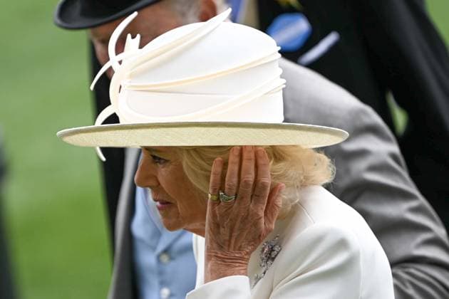 King Charles III and Queen Camilla attend second day of Royal Ascot BERKSHIRE, UNITED KINGDOM - JUNE 17: King Charles III (rear) and Queen Camilla (front) attend the second day of the traditional Royal Ascot horse racing event, which has been held since 1711, in Berkshire, United Kingdom on June 17, 2026. Rasid Necati Aslim Anadolu Berkshire United Kingdom. Editorial use only. Please get in touch for any other usage.  Copyright: x2026xAnadoluxRasidxNecatixAslimx