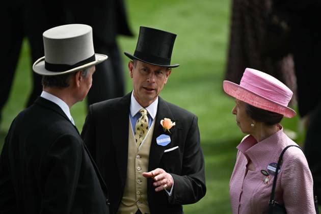 British royal family attends the Royal Ascot 2026 BERKSHIRE, UNITED KINGDOM - JUNE 17: Anne, Princess Royal (R), Prince Edward, Duke of Edinburgh (C) and Timothy Laurence (L) attend the second day of the traditional Royal Ascot horse racing event, which has been held since 1711, in Berkshire, United Kingdom on June 17, 2026. Rasid Necati Aslim Anadolu Berkshire United Kingdom. Editorial use only. Please get in touch for any other usage.  Copyright: x2026xAnadoluxRasidxNecatixAslimx