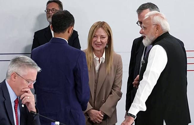 RECORD DATE NOT STATED PM Modi interacts with world leaders at the G7 Summit in France s Evian Evian France , Jun 17 (ANI): Prime Minister Narendra Modi, Italy s Prime Minister Giorgia Meloni, and other delegates interact during the G7 Summit, in Evian on Wednesday. (DD ANI Video Grab) Evian France Copyright: xANIx ANI_20260617317
