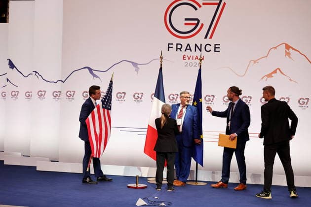 French President Emmanuel Macron during the closing press conference of the G7 summit in Évian-les-Bains, France, on June 17, 2026. Dominique Jacovides Bestimage French President Emmanuel Macron during the closing press conference of the G7 summit in Évian-les-Bains, France, on June 17, 2026 Évian-les-Bains France,detected_source_language  Copyright: xDOMINIQUExJACOVIDESx xBESTIMAGExDOMINIQUExJACOVIDESx xBESTIMAGEx