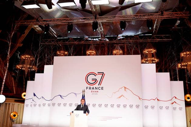 French President Emmanuel Macron during the closing press conference of the G7 summit in Évian-les-Bains, France, on June 17, 2026. Dominique Jacovides Bestimage French President Emmanuel Macron during the closing press conference of the G7 summit in Évian-les-Bains, France, on June 17, 2026 Évian-les-Bains France,detected_source_language  Copyright: xDOMINIQUExJACOVIDESx xBESTIMAGExDOMINIQUExJACOVIDESx xBESTIMAGEx
