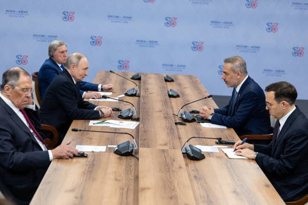 Turkish Foreign Minister Fidan - Russian President Putin in Kazan KAZAN, RUSSIA - JUNE 17: Turkish Foreign Minister Hakan Fidan meets with Russian President Vladimir Putin in Kazan, Russia on June 17, 2026. Murat Gok Anadolu Kazan Russia. Editorial use only. Please get in touch for any other usage.  Copyright: x2026xAnadoluxMuratxGokx