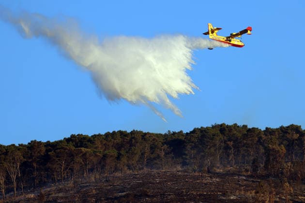Wildfire continues to burn in Sicily s Trapani region as aerial response intensifies TRAPANI, ITALY - JUNE 17: Firefighting aircraft and helicopters operate to extinguish a wildfire that broke out in a maquis area near the Grande Montagna location in Trapani, on the west of Italy s Sicily Island, on June 17, 2026. The wildfire, which started yesterday afternoon, continues to spread despite ongoing aerial and ground efforts. Alberto Lo Bianco Anadolu Trapani Italy. Editorial use only. Please get in touch for any other usage.  Copyright: x2026xAnadoluxAlbertoxLoxBiancox