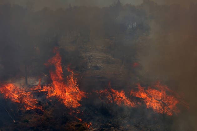 Wildfire continues to burn in Sicily s Trapani region as aerial response intensifies TRAPANI, ITALY - JUNE 17: Firefighting aircraft and helicopters operate to extinguish a wildfire that broke out in a maquis area near the Grande Montagna location in Trapani, on the west of Italy s Sicily Island, on June 17, 2026. The wildfire, which started yesterday afternoon, continues to spread despite ongoing aerial and ground efforts. Alberto Lo Bianco Anadolu Trapani Italy. Editorial use only. Please get in touch for any other usage.  Copyright: x2026xAnadoluxAlbertoxLoxBiancox