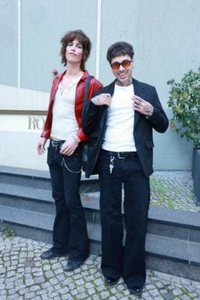 ICON Summer Dinner 2026, Empfang Ben Bücken, Moritz Sommer ICON.Summer Dinner 2026, Seated Dinner im Hotel Roomers, Steinplatz, Berlin, Datum: 17.06.2026 *** ICON Summer Dinner 2026, Reception Copyright: xEventpress Kratschx