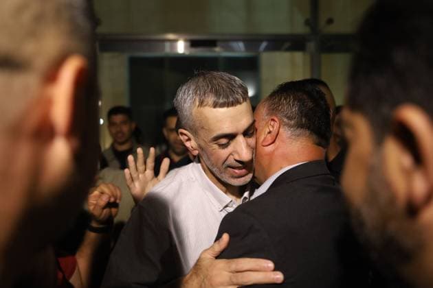 Freed Palestinian Prisoner Abdul Karim Al-Rimawi Welcomed in Ramallah RAMALLAH, WEST BANK 17 JUNE 2026: Family members and supporters of freed Palestinian prisoner Abdul Karim Al-Rimawi gather during a reception ceremony in Ramallah following his release after 25 years in prison. The gathering included a visit to the mausoleum of late Palestinian leader Yasser Arafat, where relatives reunited with Al-Rimawi for the first time in decades. Ramallah Palestine, State of Copyright: x xSalmanxMohsenxAlkhatibx xJNAxPressx