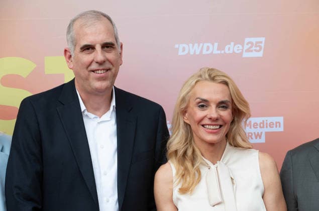 Stephan SCHMITTER, CEO RTL Deutschland, Inga LESCHEK, Geschaefftsfuehrerin RTL Deutschland und Chief Content Officer, Portraet, Porträt, Portrait, Angeschnittenes Einzelbild, Einzelmotiv, Roter Teppich, Red Carpet Show, Ankunft, arrival, Sommerfest der Film und Medienstiftung NRW in Koeln, 17.06.2026. *** Stephan SCHMITTER, CEO of RTL Deutschland; Inga LESCHEK, Managing Director of RTL Deutschland and Chief Content Officer; portrait, cropped single image, single shot, red carpet, Red Carpet Show, Arrival, Summer Party of the Film and Media Foundation NRW in Cologne, June 17, 2026,detected_source_language