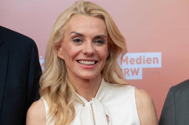 Inga LESCHEK, Geschaefftsfuehrerin RTL Deutschland und Chief Content Officer, Portraet, Porträt, Portrait, Angeschnittenes Einzelbild, Einzelmotiv, Roter Teppich, Red Carpet Show, Ankunft, arrival, Sommerfest der Film und Medienstiftung NRW in Koeln, 17.06.2026. *** Inga LESCHEK, Managing Director of RTL Deutschland and Chief Content Officer, Portrait, Portrait, Portrait, Cropped single image, Single subject, Red Carpet, Red Carpet Show, Arrival, Summer Party of the Film and Media Foundation NRW in Cologne, June 17, 2026,detected_source_language