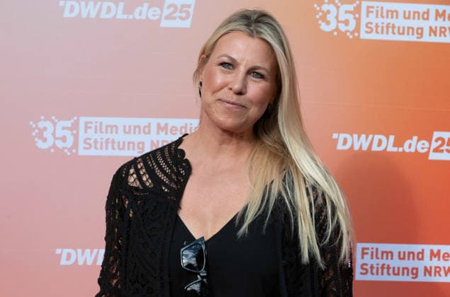 Nadine KRUEGER, Krüger, Moderatorin, Portraet, Porträt, Portrait, Angeschnittenes Einzelbild, Einzelmotiv, Roter Teppich, Red Carpet Show, Ankunft, arrival, Sommerfest der Film und Medienstiftung NRW in Koeln, 17.06.2026. *** Nadine KRUEGER, Krüger, Host, Portrait, Single-frame shot, Single motif, Red Carpet, Red Carpet Show, Arrival, Summer Festival of the Film and Media Foundation NRW in Cologne, June 17, 2026,detected_source_language