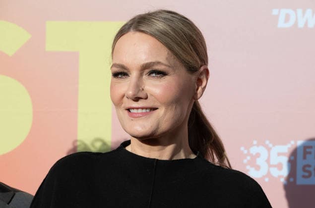 Martina HILL, Schauspielerin, Portraet, Porträt, Portrait, Angeschnittenes Einzelbild, Einzelmotiv, Roter Teppich, Red Carpet Show, Ankunft, arrival, Sommerfest der Film und Medienstiftung NRW in Koeln, 17.06.2026. *** Martina HILL, actress, portrait, close-up, single image, single subject, red carpet, red carpet event, arrival, Summer Festival of the Film and Media Foundation NRW in Cologne, June 17, 2026,detected_source_language