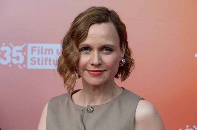 Nadja BECKER, Schauspielerin, Portraet, Porträt, Portrait, Angeschnittenes Einzelbild, Einzelmotiv, Roter Teppich, Red Carpet Show, Ankunft, arrival, Sommerfest der Film und Medienstiftung NRW in Koeln, 17.06.2026. *** Nadja BECKER, actress, portrait, close-up, single image, single subject, red carpet, red carpet event, arrival, Summer Festival of the Film and Media Foundation NRW in Cologne, June 17, 2026,detected_source_language