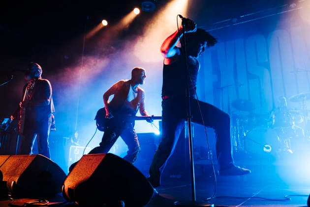 Konzert von Alexisonfire in Berlin Am 17.06.2026 spielte die kanadische Post-Hardcore-Band Alexisonfire ein Konzert im Berliner Huxleys Neue Welt. Im Bild Sänger George Pettit, Bassist Chris Steele, Gitarrist Dallas Greene und Schlagzeuger Jordan Ratbeard Hastings., Berlin Berlin Deutschland Neukölln *** Alexisonfire Concert in Berlin On June 17, 2026, the Canadian post-hardcore band Alexisonfire played a concert at Huxleys Neue Welt in Berlin. Pictured are singer George Pettit, bassist Chris Steele, guitarist Dallas Greene, and drummer Jordan Ratbeard Hastings, Berlin, Berlin, Germany, Neukölln,detected_source_language