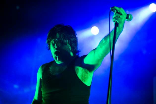 Konzert von Alexisonfire in Berlin Am 17.06.2026 spielte die kanadische Post-Hardcore-Band Alexisonfire ein Konzert im Berliner Huxleys Neue Welt. Im Bild Sänger George Pettit., Berlin Berlin Deutschland Neukölln *** Alexisonfire Concert in Berlin On June 17, 2026, the Canadian post-hardcore band Alexisonfire played a concert at Huxleys Neue Welt in Berlin. Pictured