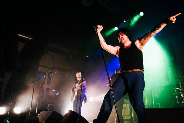 Konzert von Alexisonfire in Berlin Am 17.06.2026 spielte die kanadische Post-Hardcore-Band Alexisonfire ein Konzert im Berliner Huxleys Neue Welt. Im Bild Sänger George Pettit und Gitarrist Dallas Greene., Berlin Berlin Deutschland Neukölln *** Alexisonfire Concert in Berlin On June 17, 2026, the Canadian post-hardcore band Alexisonfire played a concert at Huxleys Neue Welt in Berlin. Pictured are singer George Pettit and guitarist Dallas Greene, Berlin, Neukölln, Germany,detected_source_language
