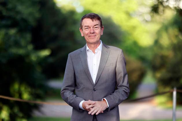 Journalist Jörg Schönenborn, der bald die Tagesthemen in der ARD übernehmen soll, beim Sommerfest zum 35-jährigen Bestehen der Film- und Medienstiftung NRW sowie dem 25-jährigen Jubiläum des Medienmagazins DWDL im Park Cafe im Rheinpark. Köln, 17.06.2026 NRW Deutschland *** Journalist Jörg Schönenborn, who is set to take over Tagesthemen on ARD soon, at the summer party celebrating the 35th anniversary of the Film and Media Foundation NRW and the 25th anniversary of the media magazine DWDL at the Park Cafe in Cologne’s Rheinpark, June 17, 2026, NRW, Germany,detected_source_language Copyright: xChristophxHardtx