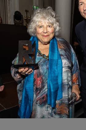 June 17, 2026, London, United Kingdom: Miriam Margolyes receives the Raindance Icon Award at the Raindance Film Festival Opening Gala, held at the Waldorf Hilton. London United Kingdom - ZUMAs197 20260617_aaa_s197_244 Copyright: xPhilxLewisx