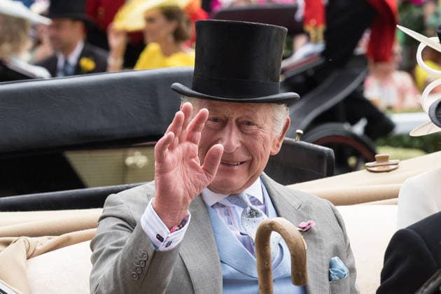 June 17, 2026, Ascot, Berkshire, UK: King CHARLES III arrives in a horse-drawn carriage on the second day of the Royal Ascot horse race meeting. Ascot UK - ZUMAs371 20260617_zip_s371_052 Copyright: xWiktorxSzymanowiczx