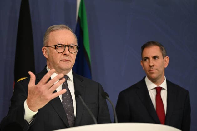 PRIME MINISTER ANTHONY ALBANESE PRESSER, Prime Minister Anthony Albanese and Treasurer Jim Chalmers address the media during a press conference in Sydney, Thursday, June 18, 2026.( NO ARCHIVING SYDNEY NEW SOUTH WALES AUSTRALIA  Copyright: xDEANxLEWINSx 20260618153800710415