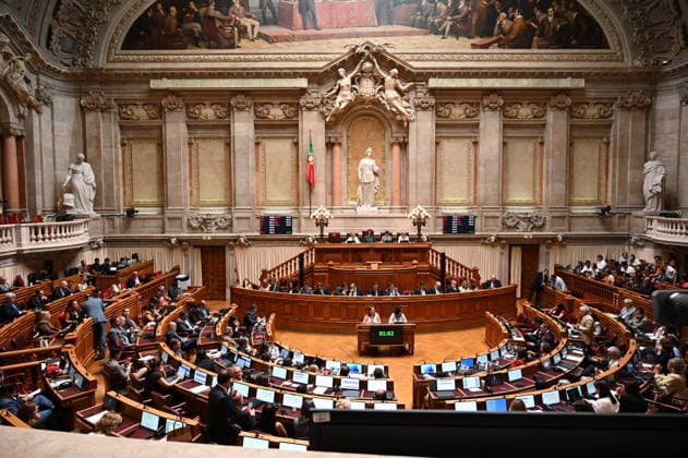 June 17, 2026, Lisbon, Lisbon, Portugal: A general view of the hemicycle during the fortnightly debate (debate quinzenal) attended by Portuguese Prime Minister Luis Montenegro and members of the government at the Assembleia da Republica (Portuguese Parliament) in Lisbon. Lisbon Portugal - ZUMAr238 20260617_zip_r238_037 Copyright: xRicardoxRochax