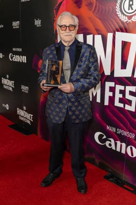 Raindance Film Festival 2026 Opening Night Gala at the Waldorf Hilton in London, UK - 17 JUNE 2026. Succession Star, Brian Cox poses with his Raindance Icon Award at the Raindance Film Festival 2026 Opening Night Gala at the Waldorf Hilton. London United Kingdom Copyright: xPhilxLewisx xSOPAxImagesx BrianCox-6462