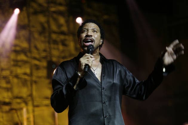 Lionel Richie Live in New York Nov 08, 2006; New York, NY, USA; Singer LIONEL RICHIE performing at The Beacon Theater. Mandatory Credit: Photo by Aviv Small ZUMA Press. ( ) Copyright 2006 by Aviv Small New York NY USA Copyright: xAvivxSmallx
