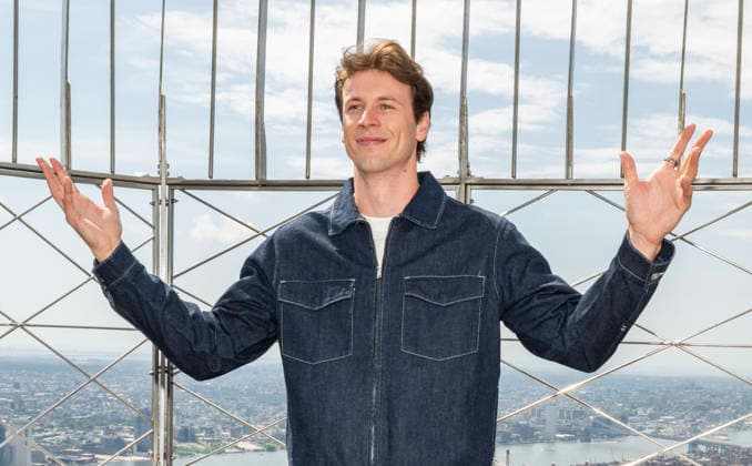 June 17, 2026, New York, New York, USA: JOSH BRUBAKER visits the Empire State Building in New York to celebrate the expansion of his two shows, The Bru Show and Audacity Check In. 17 June 2026 New York USA - ZUMAa265 20260617_zep_a265_012 Copyright: xEricxAcquayex