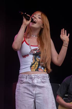 Remember Monday in concert at Thetford Forest in Thetford, UK on 17 June 2026 Lauren Byrne at Remember Monday in concert at Thetford Forest in Thetford, UK on 17 June 2026, Credit:Stephen Keable Avalon UK, Norfolk, Thetford, Thetford Forest  Copyright: xStephenxKeablex xAvalonx 1110850932