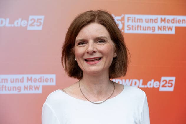 Katrin VERNAU, Intendantin des WDR, Portraet, Porträt, Portrait, Angeschnittenes Einzelbild, Einzelmotiv, Roter Teppich, Red Carpet Show, Ankunft, arrival, Sommerfest der Film und Medienstiftung NRW in Koeln, 17.06.2026. *** Katrin VERNAU, Artistic Director of WDR, Portrait, Single-frame shot, Single motif, Red Carpet, Red Carpet Show, Arrival, Summer Festival of the Film and Media Foundation NRW in Cologne, June 17, 2026,detected_source_language