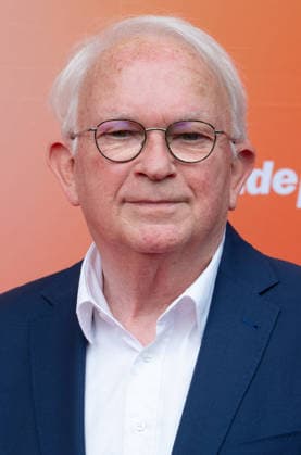 Werner SCHWADERLAPP, Aufsichtsratsvorsitzender der Film- und Medienstiftung NRW Portraet, Porträt, Portrait, Angeschnittenes Einzelbild, Einzelmotiv, Roter Teppich, Red Carpet Show, Ankunft, arrival, Sommerfest der Film und Medienstiftung NRW in Koeln, 17.06.2026. *** Werner SCHWADERLAPP, Chairman of the Supervisory Board of the Film and Media Foundation NRW; Portrait, single cropped image, single subject, red carpet, Red Carpet Show, Arrival, Summer Party of the Film and Media Foundation NRW in Cologne, June 17, 2026,detected_source_language