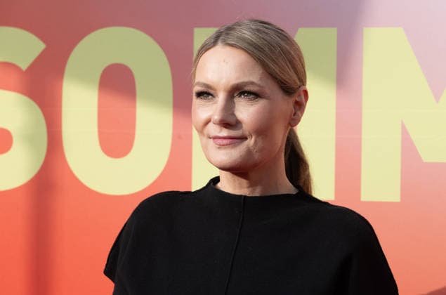 Martina HILL, Schauspielerin, Portraet, Porträt, Portrait, Angeschnittenes Einzelbild, Einzelmotiv, Roter Teppich, Red Carpet Show, Ankunft, arrival, Sommerfest der Film und Medienstiftung NRW in Koeln, 17.06.2026. *** Martina HILL, Actress, Portrait, Close-up, Single Image, Single Subject, Red Carpet, Red Carpet Show, Arrival, Summer Party of the Film and Media Foundation NRW in Cologne, June 17, 2026,detected_source_language
