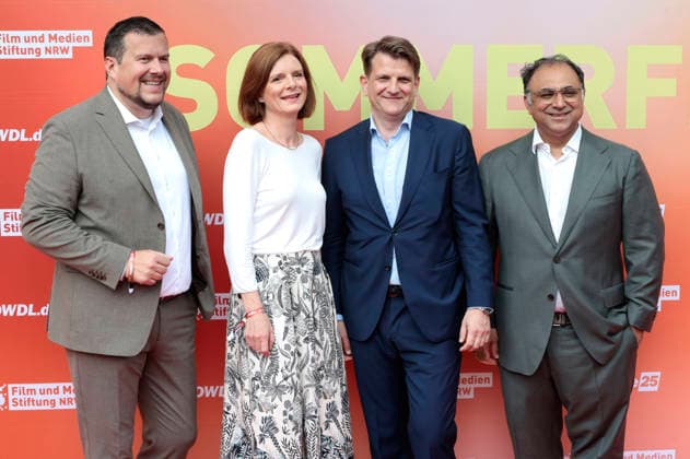 Thomas Lückerath, Katrin Vernau, Leopold Hoesch und Walid Nakschbandi beim Sommerfest zum 35-jährigen Bestehen der Film- und Medienstiftung NRW im Park CafÃ . Köln, 17.06.2026 *** Thomas Lückerath, Katrin Vernau, Leopold Hoesch, and Walid Nakschbandi at the summer party celebrating the 35th anniversary of the Film and Media Foundation NRW at Park Café in Cologne, June 17, 2026,detected_source_language Foto:xR.xSchmiegeltx xFuturexImagex nrw_sommerfest_6640