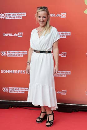 Emily Whigham beim Sommerfest zum 35-jährigen Bestehen der Film- und Medienstiftung NRW im Park CafÃ . Köln, 17.06.2026 *** Emily Whigham at the summer party celebrating the 35th anniversary of the Film and Media Foundation NRW at Park Café in Cologne, June 17, 2026,detected_source_language Foto:xR.xSchmiegeltx xFuturexImagex nrw_sommerfest_6687
